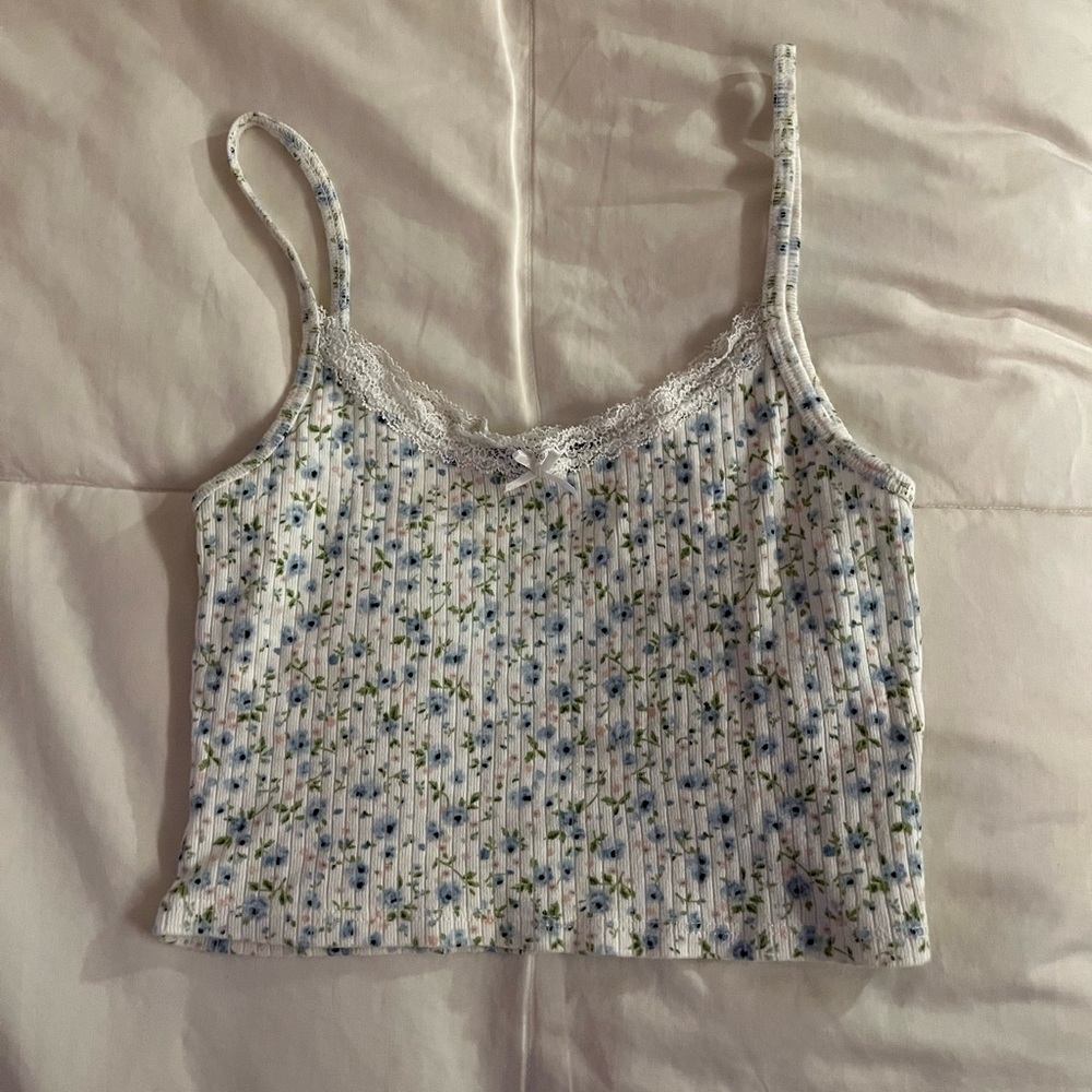 Brandy Melville Cropped Tank Top Floral Pattern